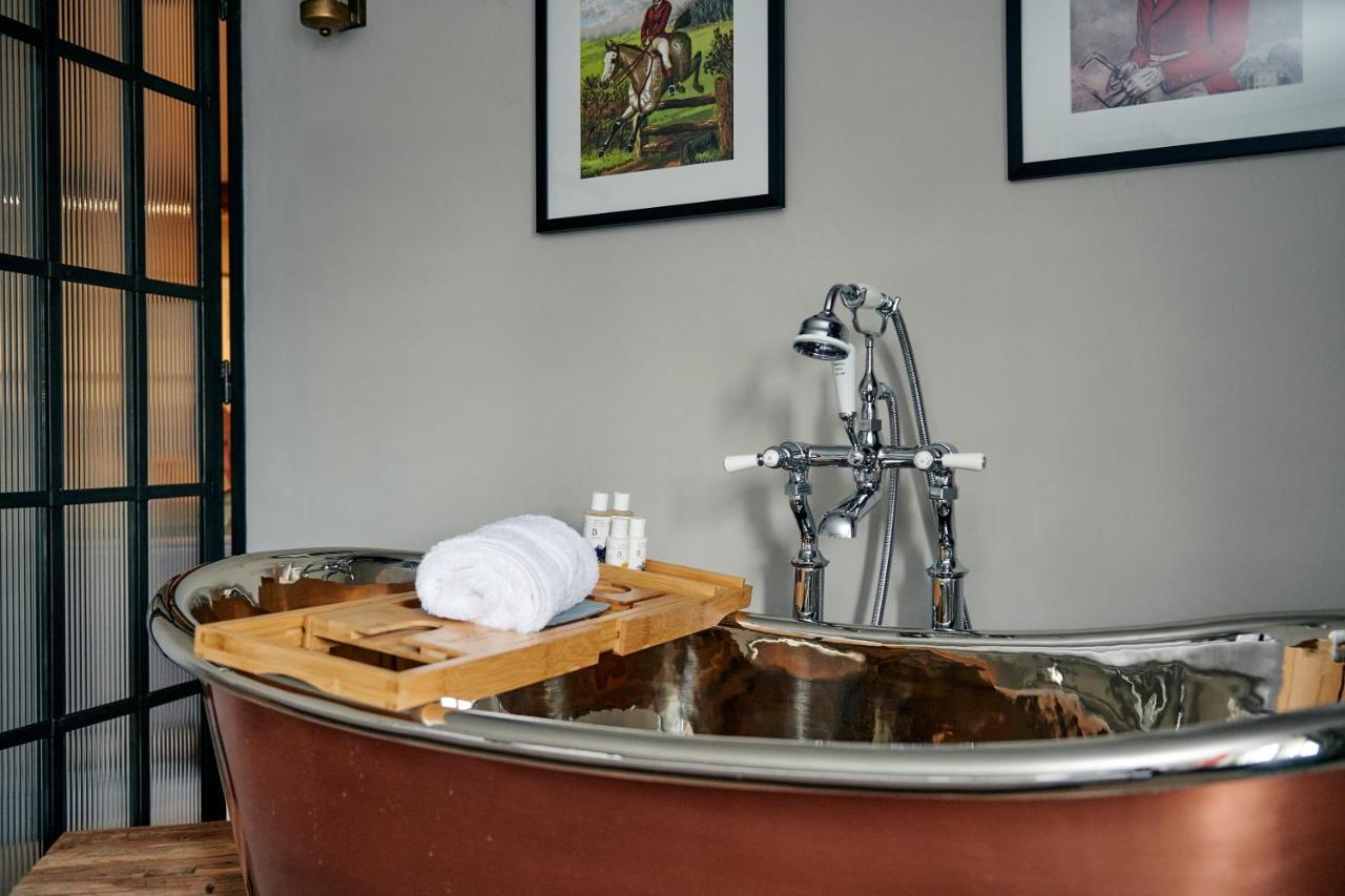 Hare And Hounds - Newbury Inn 3*