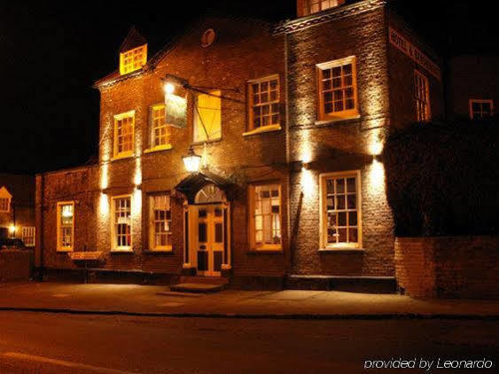 Hare And Hounds - 4* Newbury (Berkshire)